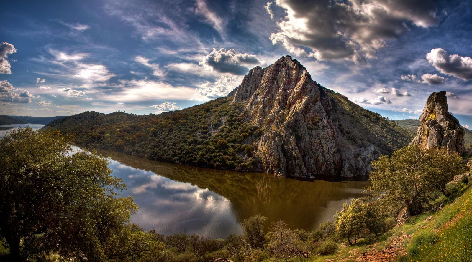 4. MonfragÅe National Park ∏ Extremadura Tourist Board